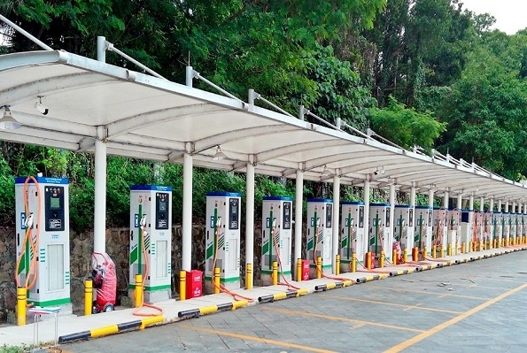 中石油收購(gòu)普天新能源完成股權(quán)變更 后者公共充電樁數(shù)量近3萬臺(tái)