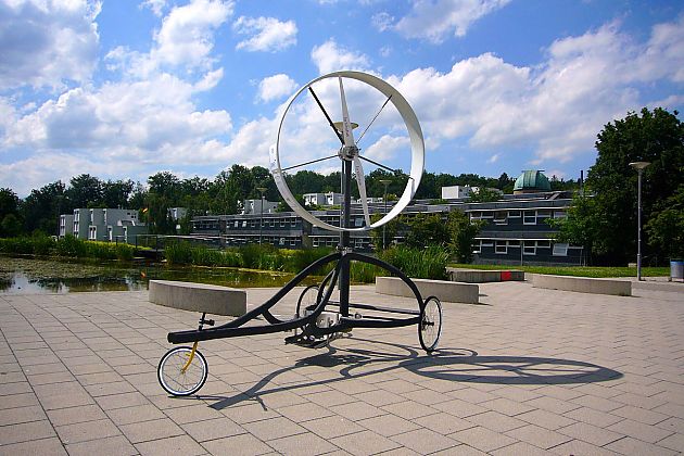 當(dāng)空氣與風(fēng)能夠驅(qū)動汽車的時候 我們只剩下聯(lián)想