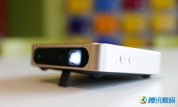 中興Spro2：能當(dāng)充電寶和電視盒的投影儀
