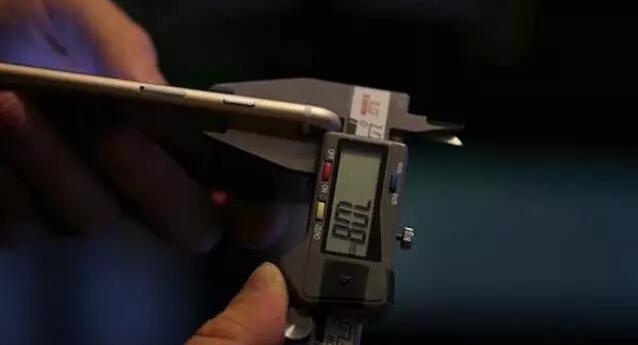 iPhone 6s棄用藍(lán)寶石屏 跟風(fēng)廠商要哭了 iPhone 6s棄用藍(lán)寶石屏 跟風(fēng)廠商要哭了
