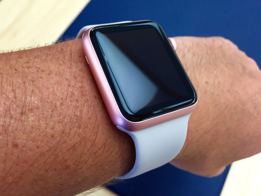 金色和玫瑰金色運(yùn)動版新蘋果Apple Watch圖賞