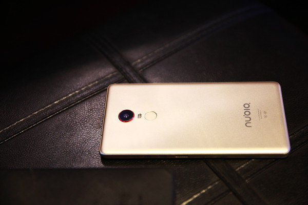 nubia X8