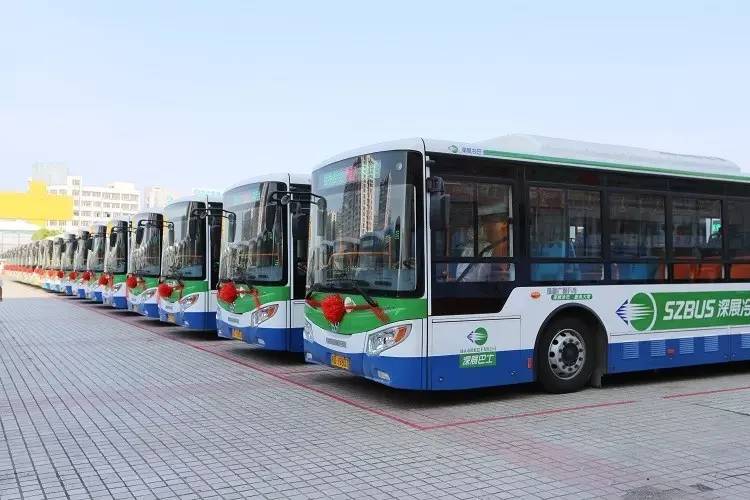 銀隆新能源純電動(dòng)客車(chē)為汕頭綠色城市建設(shè)添彩