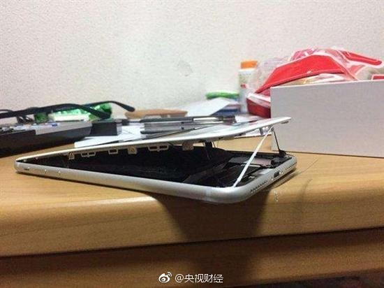 重演Note7悲劇？央視圖文呈現又一iPhone 8電池爆裂