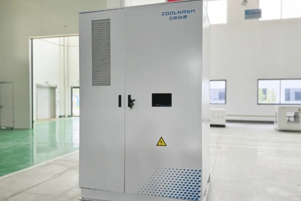 攜手安之孚 眾鈉能源推進1000套鈉/鋰電工商業(yè)標(biāo)準(zhǔn)儲能柜投放