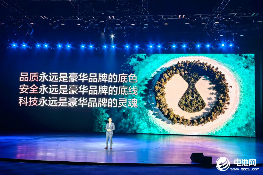 標配磷酸鐵鋰刀片電池！大六座安全豪華SUV騰勢N8L預定下一個爆款？