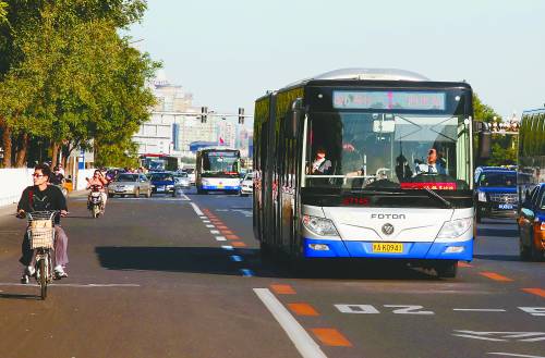 福田汽車2013年實現(xiàn)營收341.5億元 凈利降四成