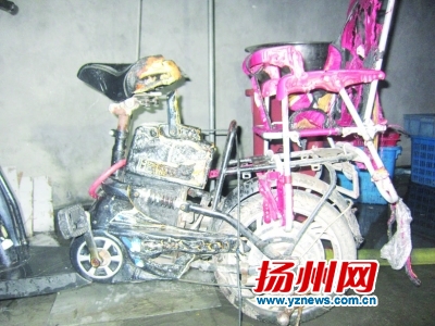 電動(dòng)車(chē)充電爆炸引燃布料倉(cāng)庫(kù) 充電超過(guò)8小時(shí)存隱患
