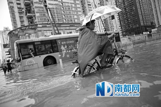 暴雨致深圳2693輛新能源公交車停運(yùn) 存設(shè)計(jì)缺陷