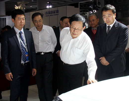 科技部部長萬鋼現身廣州車展 買自主新能源車劃算 科技部部長萬鋼現身廣州車展 買自主新能源車劃算