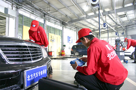 EV、PHEV路線之辯何時休？政府尚未明確答復