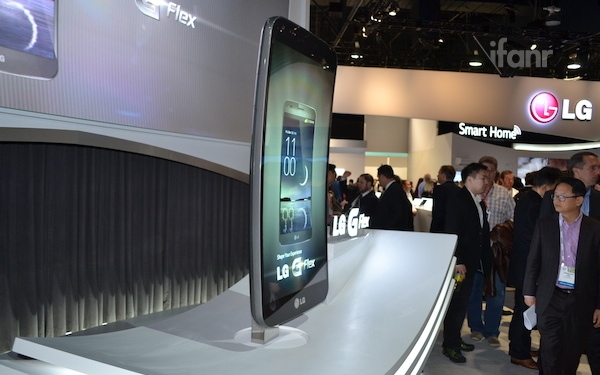 曲面屏幕還在繼續(xù)  LG G Flex 2 CES我們不見(jiàn)不散