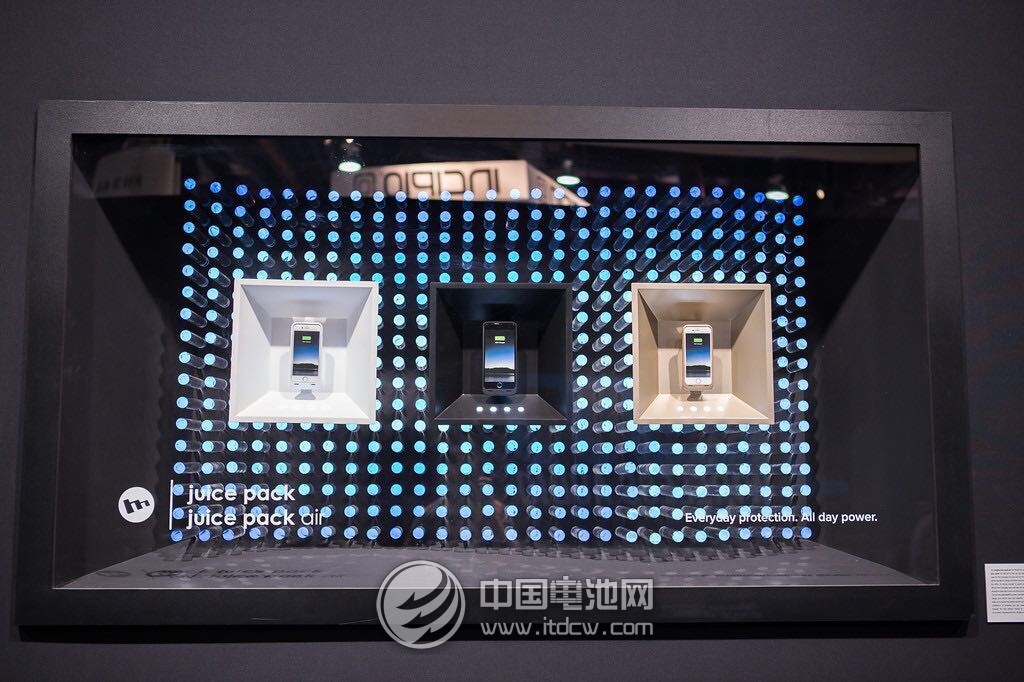 美國Mophie驚艷2015 CES 發(fā)布多款移動電源新品 美國Mophie驚艷2015 CES 發(fā)布多款移動電源新品