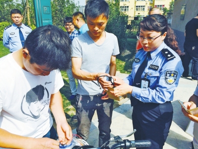 電動(dòng)車裝“黑匣子”與110聯(lián)網(wǎng)  電池被盜也能警示