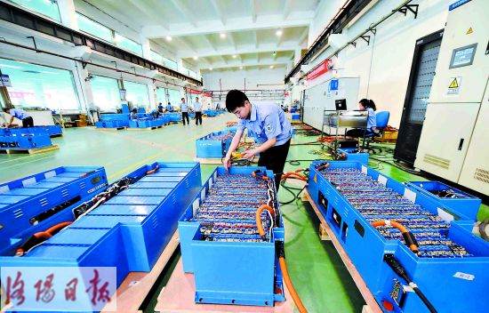 今年1月至4月，中航鋰電實現(xiàn)產(chǎn)值、銷售收入、利潤總額同比分別增長2.76倍、3.79倍和2.7倍。