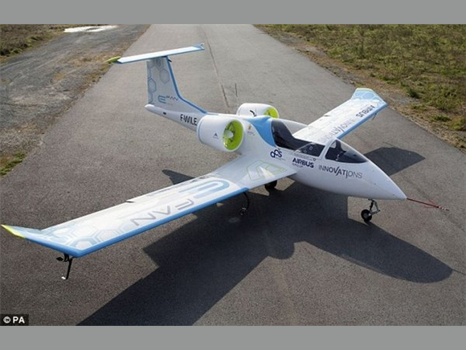 純電動飛機起飛了！“空中特斯拉”純電動飛機亮相