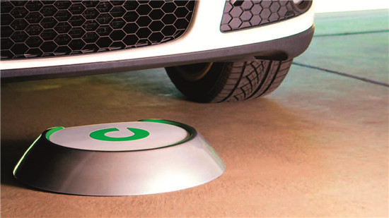 p83-1 1.德國(guó)博世公司推出的一款電動(dòng)汽車無(wú)線充電設(shè)備，售價(jià)約為3000美元。