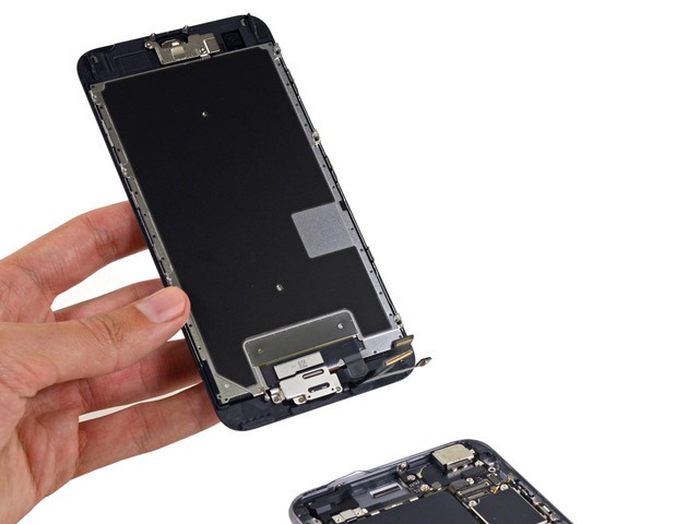 電池縮水為哪般 全新iPhone 6s Plus拆解（組圖）