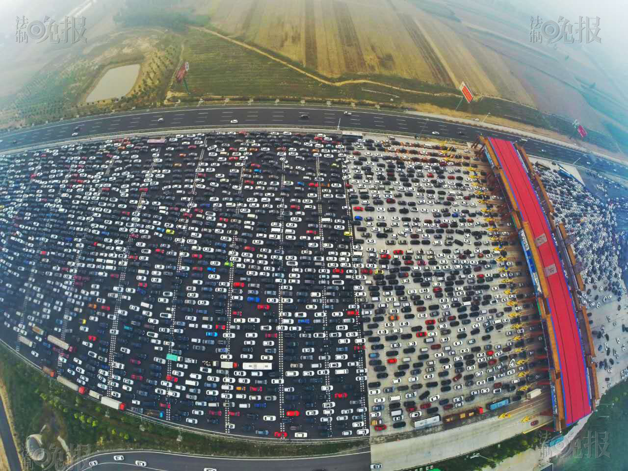 國慶假期返程紀(jì)錄片：瞧瞧，這大停車場 ！