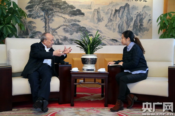 萬(wàn)向集團(tuán)董事局主席魯冠球接受記者專(zhuān)訪
