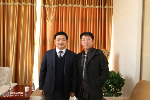 國軒高科總裁方建華（左）接受中國電池網(wǎng)創(chuàng)始人/CEO、鋰電“達沃斯”秘書長專訪