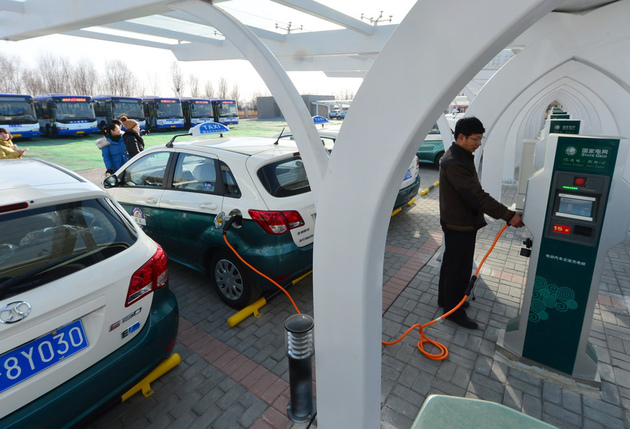 新能源車企夸大宣傳亂象：有的車停放三天就沒(méi)電