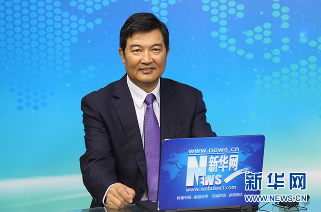 協(xié)鑫新能源總裁孫興平回答主持人提問 協(xié)鑫新能源總裁孫興平回答主持人提問