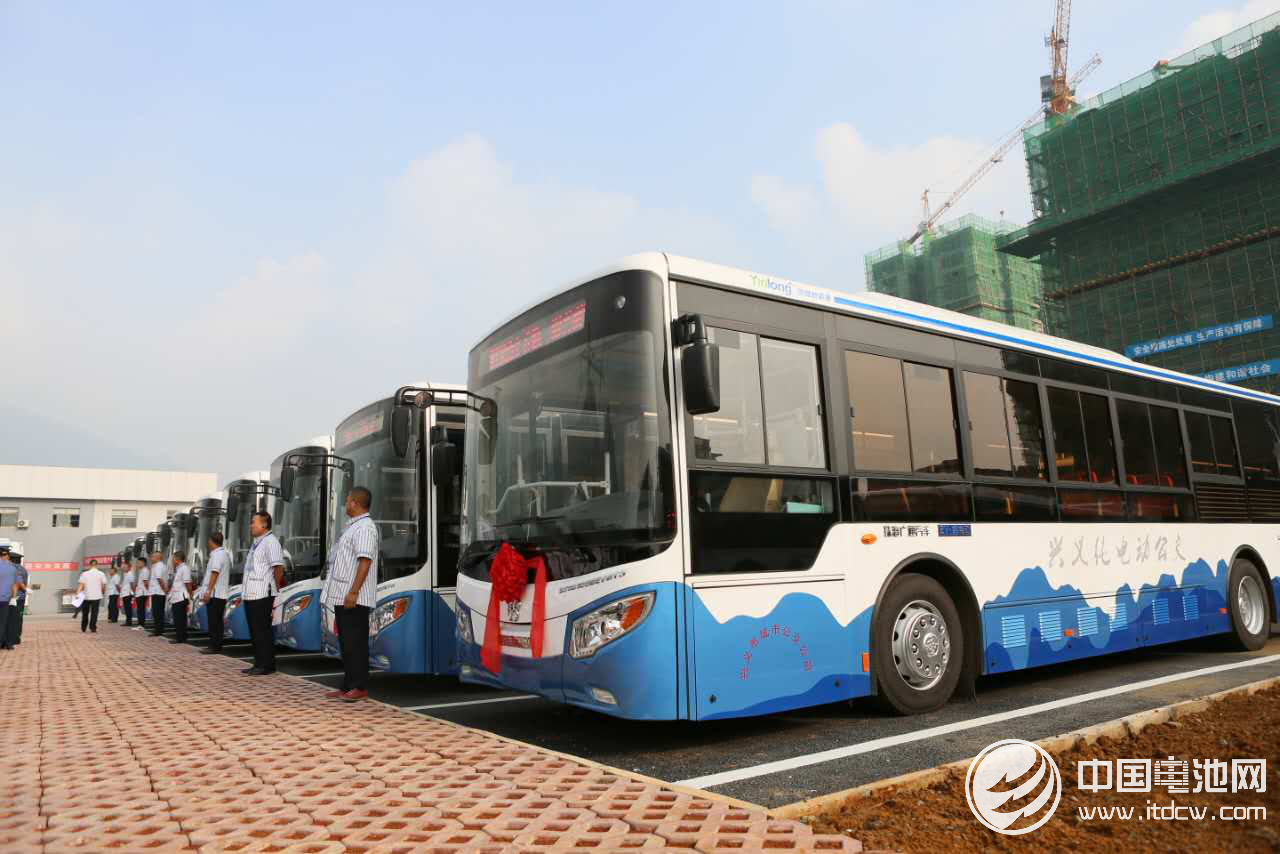 “銀隆鈦”貴州市場首創(chuàng)佳績 興義市純電動公交正式上線運(yùn)營