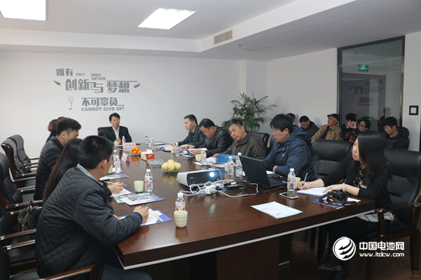 調研團一行與威海臨港創業創新基地優秀企業領導人交流、座談