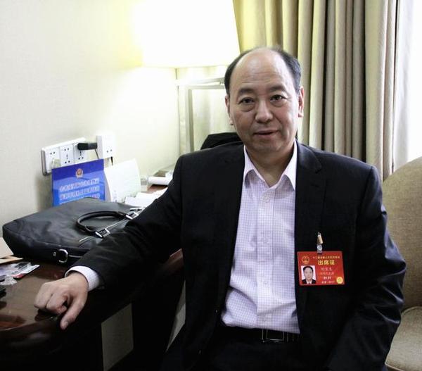 全國人大代表、風帆有限責任公司董事長 劉寶生 全國人大代表、風帆有限責任公司董事長 劉寶生