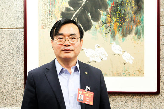 福田歐輝氫燃料電池客車商業(yè)化運(yùn)營！豐田攜殼牌增設(shè)7座加氫站！