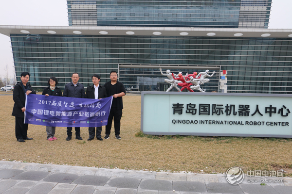 中國鋰電新能源產業鏈調研團一行與英特盛領導合影 中國鋰電新能源產業鏈調研團一行與英特盛領導合影