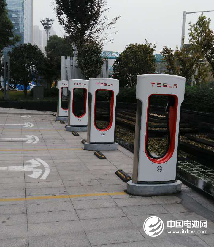 收費僅堅持半年 特斯拉超級充電站回歸免費模式 收費僅堅持半年 特斯拉超級充電站回歸免費模式