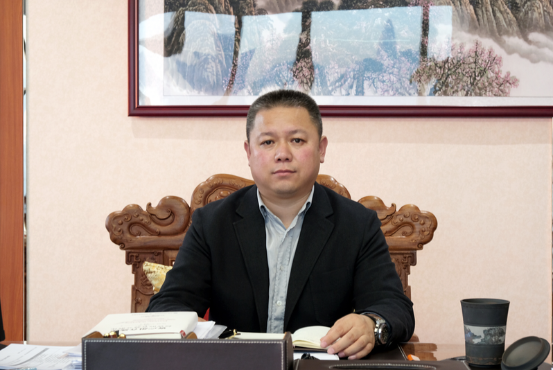 4.png 吉林省金冠電氣股份有限公司 董事長 徐海江 4.png 吉林省金冠電氣股份有限公司 董事長 徐海江