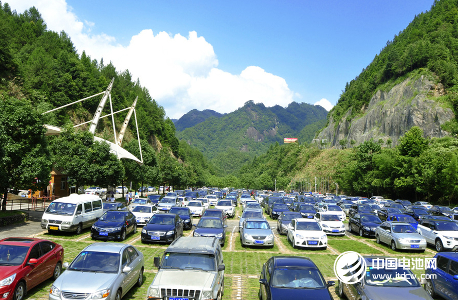 車企規(guī)劃達官方目標10倍 新能源車或?qū)a(chǎn)能過剩