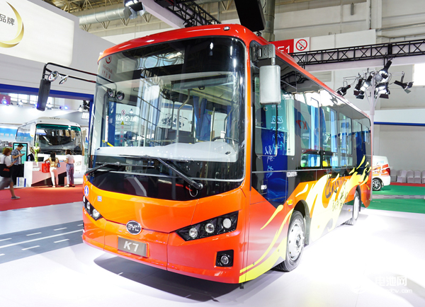 發力中型客車市場 比亞迪全新C7&K7純電動客車首發上市