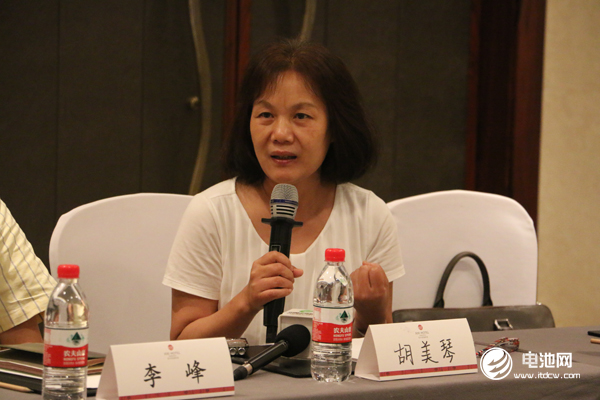 浙江雙元科技開發(fā)有限公司總經理胡美琴