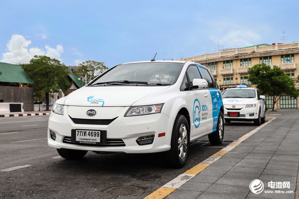 比亞迪百臺e6交付曼谷 簽下1000臺電動汽車訂單