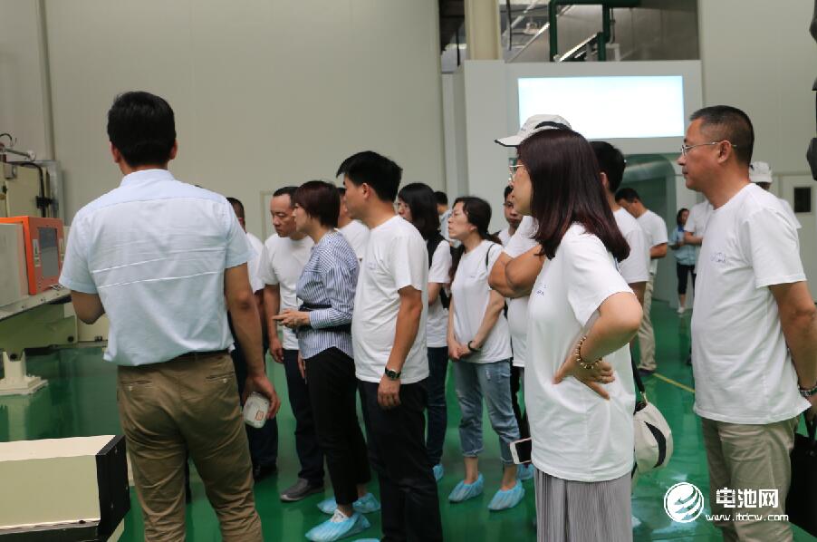 電池百人會企業(yè)家一行參觀考察青島藍(lán)科途膜材料有限公司