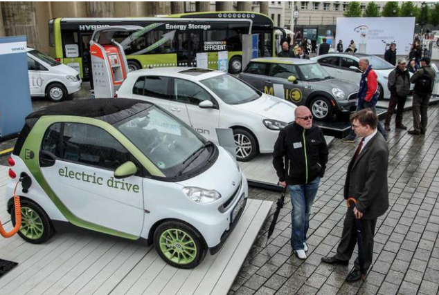 默克爾：德國電動汽車補貼不會一直進行 歐洲應在本土生產(chǎn)電池