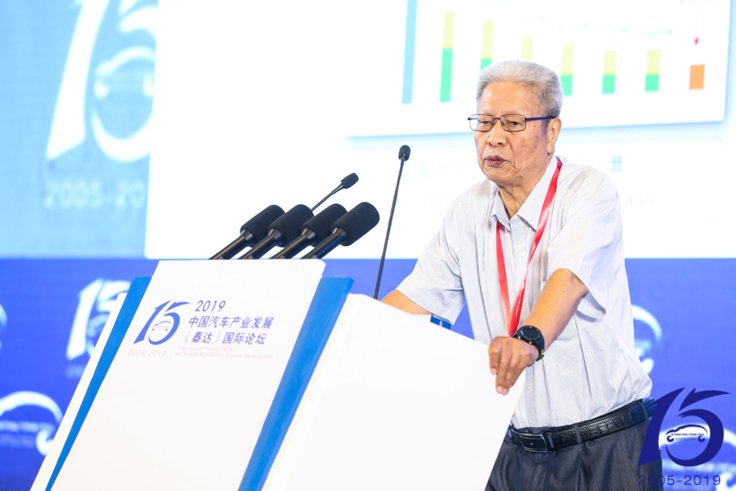 政策，電池，氫燃料電池,純電動汽車,新能源技術路線,磷酸鐵鋰電池,三元鋰電池