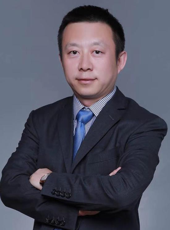李黔，現(xiàn)任比亞迪股份有限公司董事會(huì)秘書及投資處總經(jīng)理