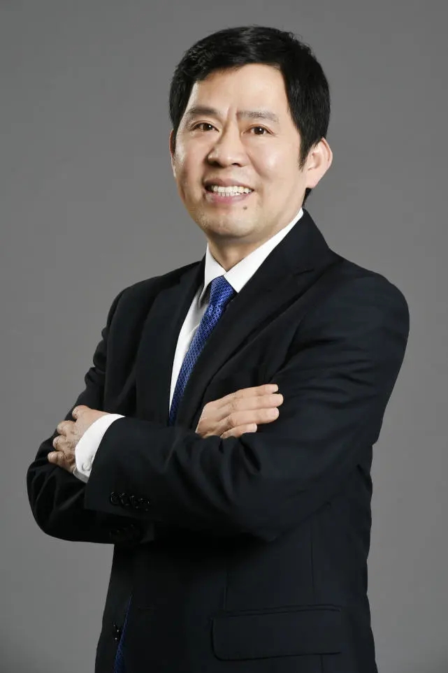 對(duì)話合眾汽車(chē)方運(yùn)舟：新能源汽車(chē)市場(chǎng)短期內(nèi)將呈“三國(guó)”拼殺態(tài)勢(shì)