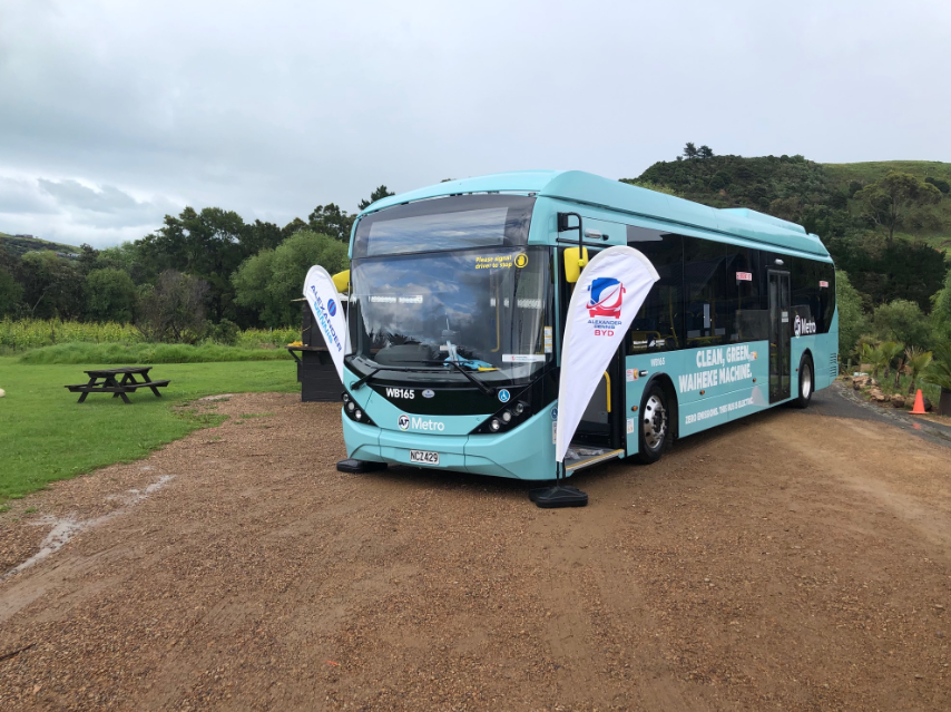 比亞迪駛?cè)胄挛魈m旅游勝地  助力奧克蘭打造首支純電動大巴車隊(duì)