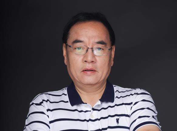 北京大學教授、中關村新型電池技術創新聯盟理事長其魯 北京大學教授、中關村新型電池技術創新聯盟理事長其魯
