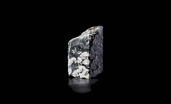 賈達爾石（Jadarite） 圖片來源：力拓集團