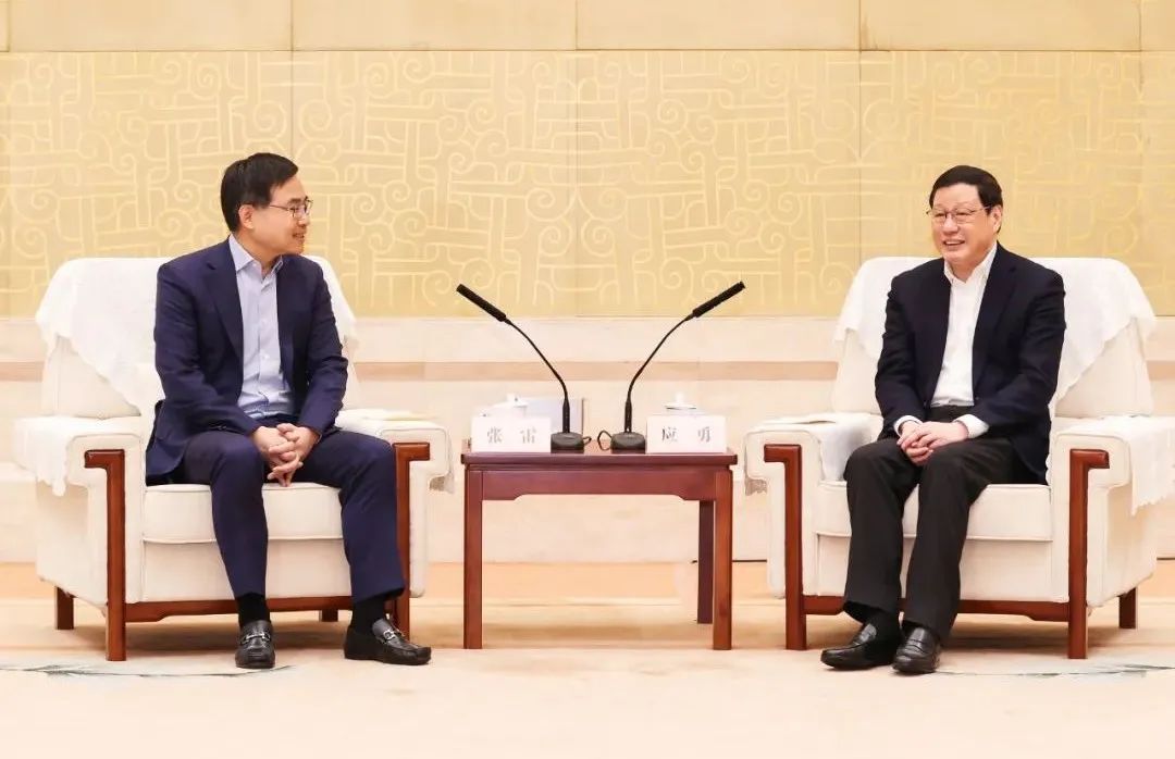 遠景科技集團CEO張雷拜會湖北省委書記應(yīng)勇