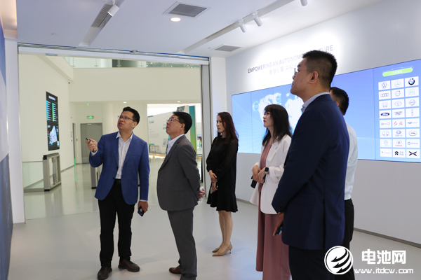 中關村新型電池技術創新聯盟秘書長于清教一行參觀考察?？怂箍抵圃熘悄?/></p><p style=