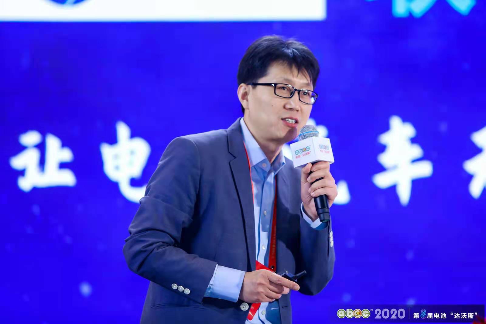青島聯合新能源汽車有限公司 董事長 劉同鑫 青島聯合新能源汽車有限公司 董事長 劉同鑫