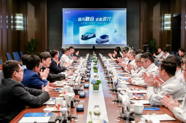 挖掘刀片電池潛力，看比亞迪CTB技術(shù)如何引領(lǐng)電動汽車新風(fēng)向！